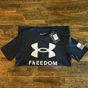 Black Under Armour shirt